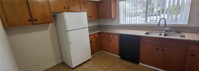 Foto del edificio - 356 E Desert Inn Rd