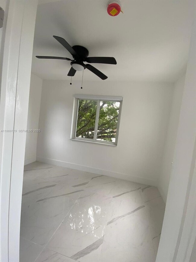 Building Photo - 1015 S 17th Ave