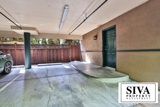 Building Photo - 808 Lenzen Ave