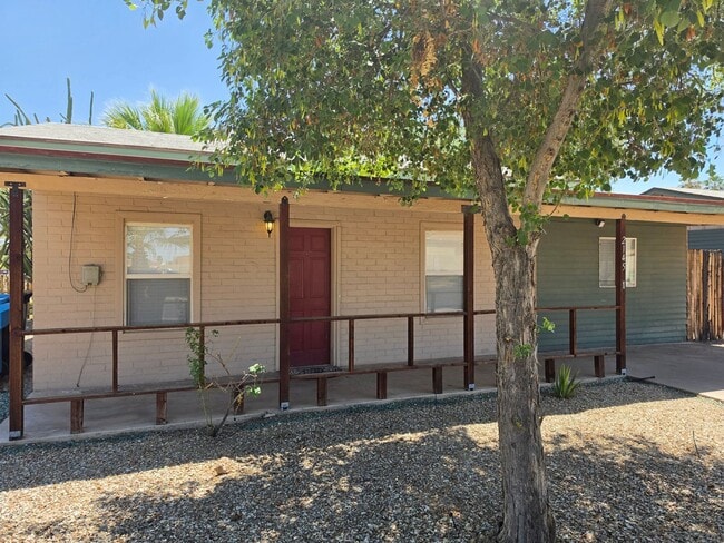 Building Photo - SAT01B