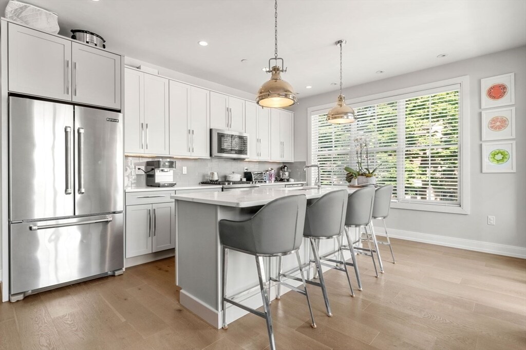 Foto principal - 183 D St