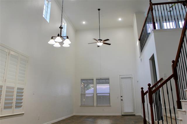 Building Photo - 4821 Bayview Dr