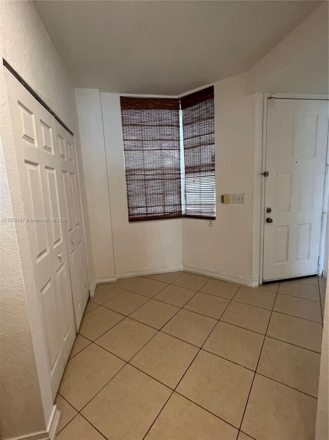 Foto del edificio - 715 SW 148th Ave