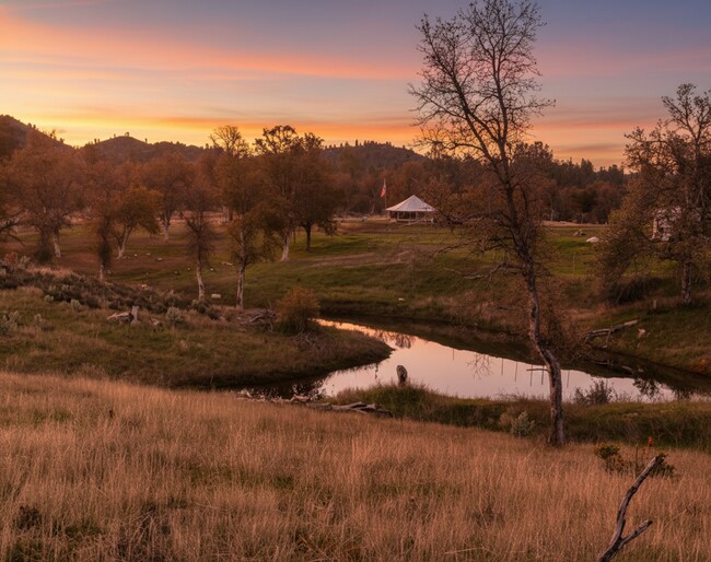 Foto del edificio - Breathtaking Views – Brand New 2 Bed, 1.5 Bath Home for Rent!  Available Nov 1st | Mt. Bally | Mt...