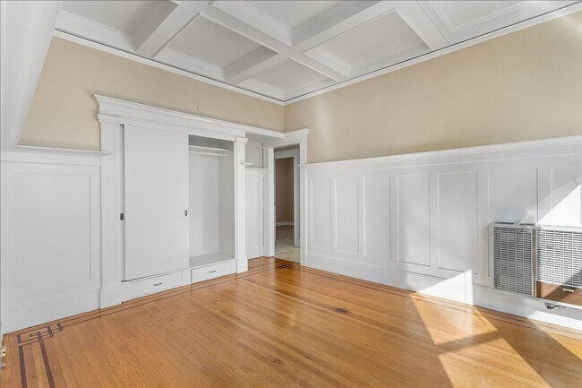 Foto del edificio - 2149 Santa Clara Ave