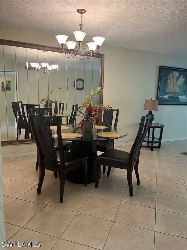 Foto del edificio - 3001 Sandpiper Bay Cir