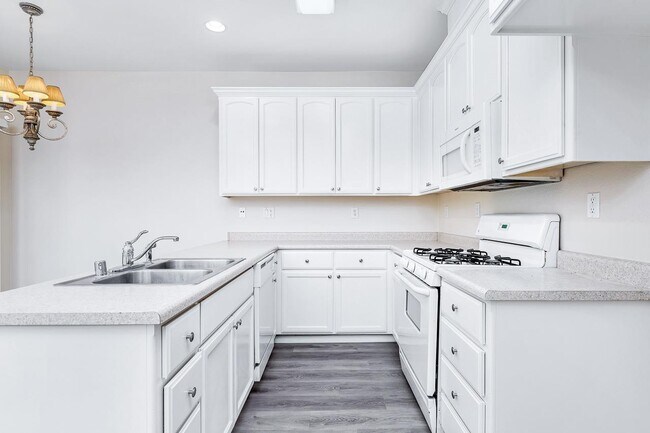 Building Photo - 1009 Sibley St