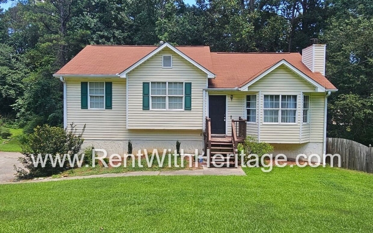 Primary Photo - Amazing 3 Bedroom/ 2 Bath Home / Bonus Roo...