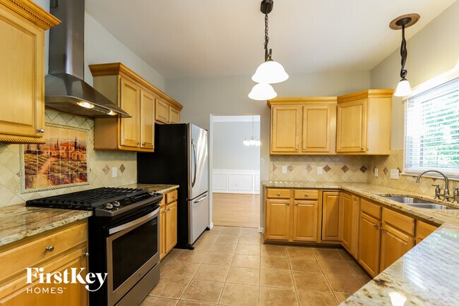 Building Photo - 5845 Valine Way