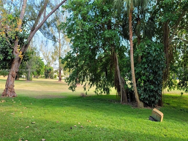 Building Photo - 7430 Miami Lakes Dr