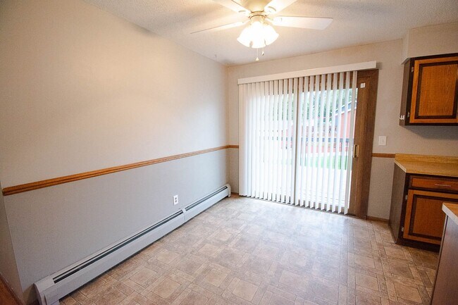 Foto del edificio - 3703 Willow Heights Dr SW