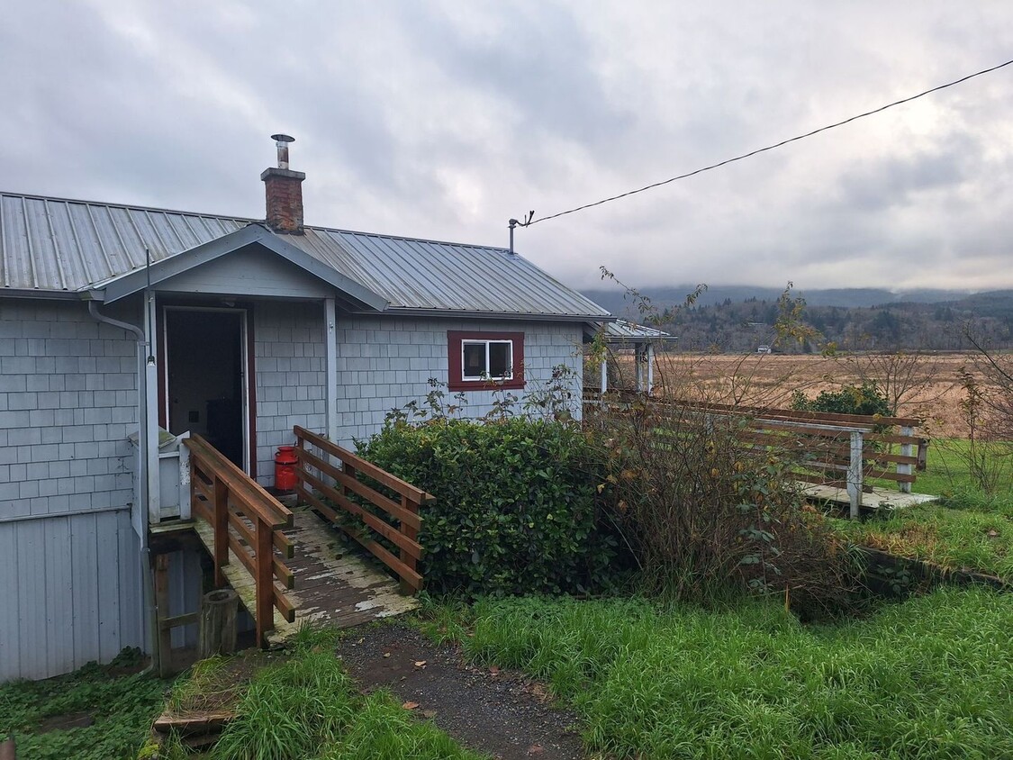 Primary Photo - Countryside Living in Cloumbia County