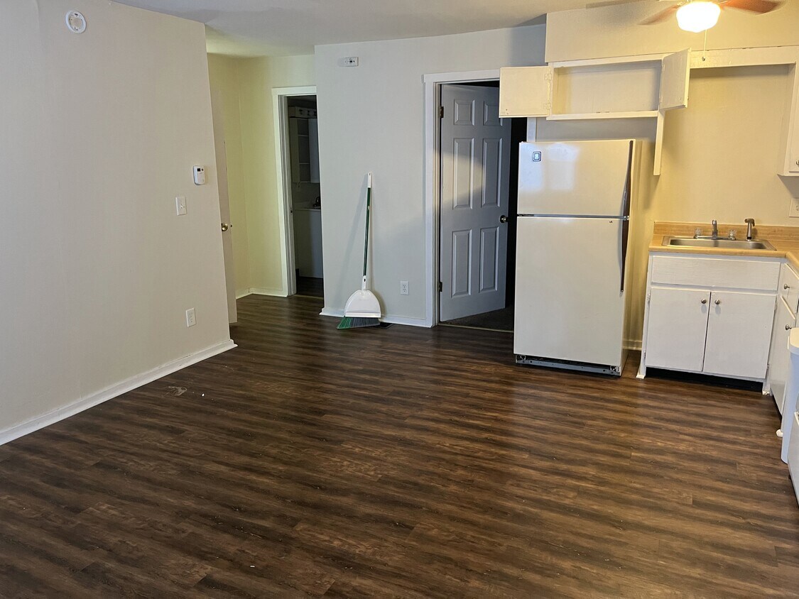 Primary Photo - 342 W 21st St