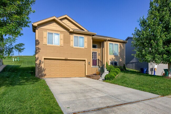 Building Photo - Modern Comfort & Convenience In Prime Loca...