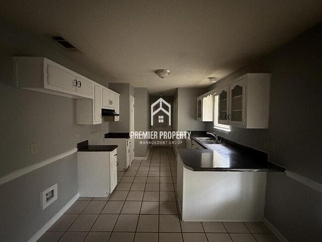 Building Photo - 2582 Arborgreen Cove