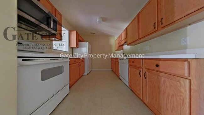 Building Photo - 905 Hanahan Ct