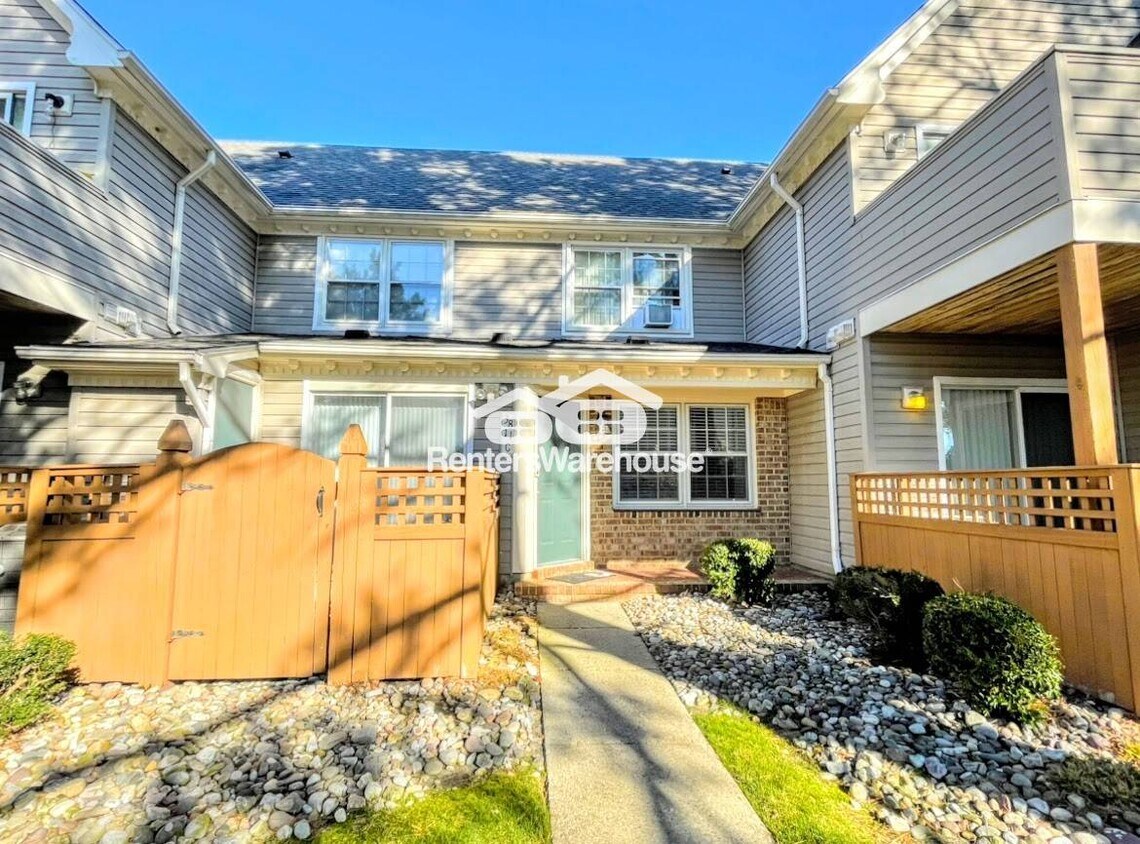 Foto principal - 3811 Falling River Reach