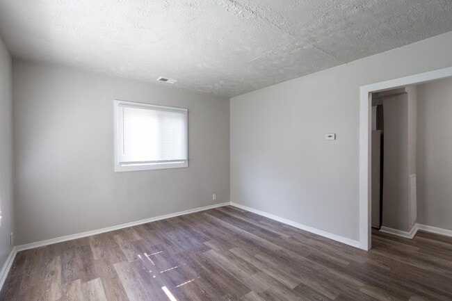 Photo - EAST SIDE 2 BEDROOM AVAILABLE NOW! Apartment