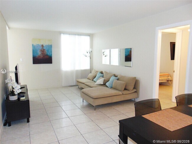 Building Photo - 250 180th Dr