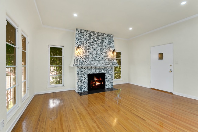 Family Room - 369 N Stanley Ave
