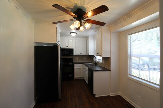 Foto del edificio - 2 Bedroom 1 Bath Home in Roeland Park