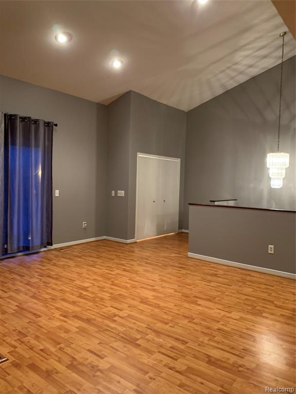 Building Photo - 6634 Maple Lakes Dr