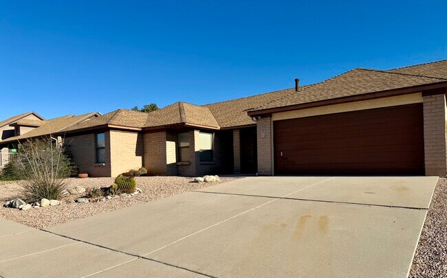 Building Photo - 4871 W Condor Dr