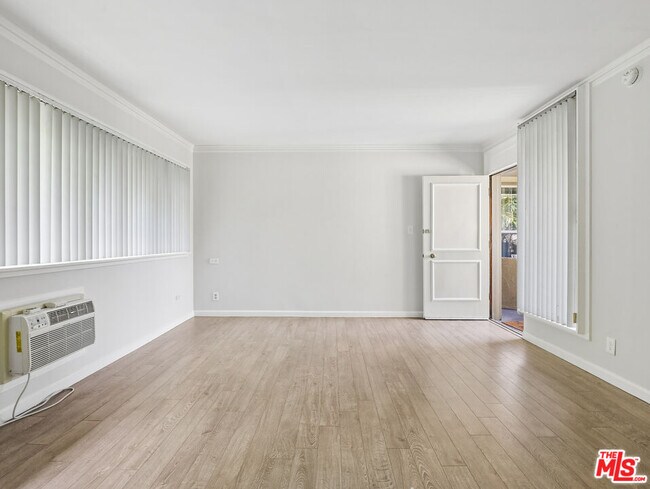 Foto del edificio - 1520 Hayworth Ave