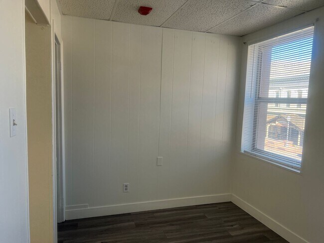 Building Photo - One bedroom in the Heart of Downtown Golden!