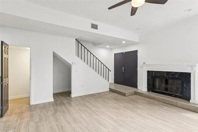 Foto del edificio - 170 E Davis Blvd