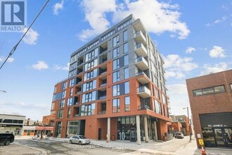 Building Photo - 10 James St