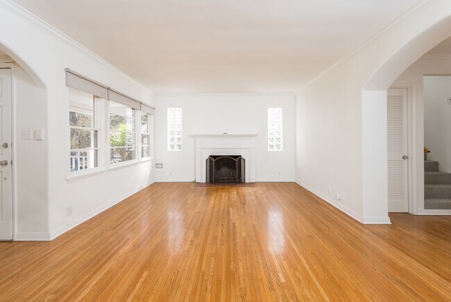 Building Photo - 871 Kagawa St