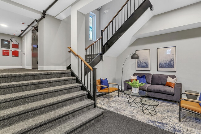 Building Photo - 5339 Nottingham Ave