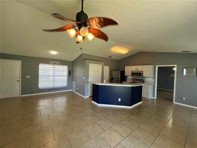 Foto del edificio - 755 Triple Crown Ln