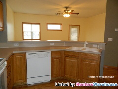 Building Photo - 13928 Ventura Pl