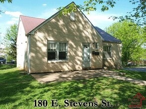 Building Photo - 180 E Stevens St