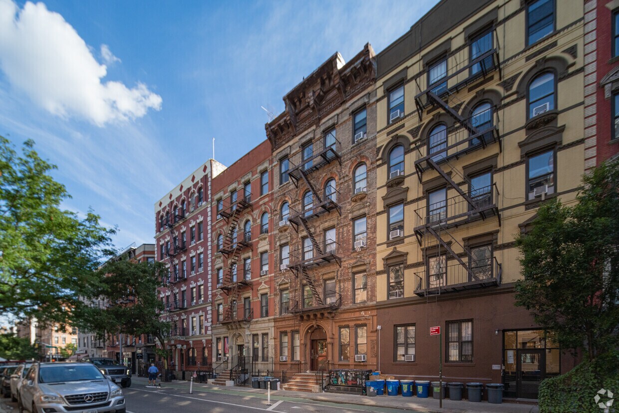 340 E 13th St, Nueva York, NY 10003-5810 - 340 E 13th St