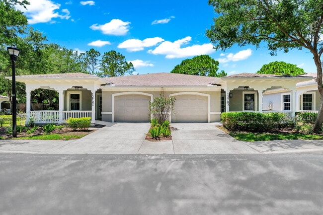 Building Photo - 2011 Villa Sites Dr