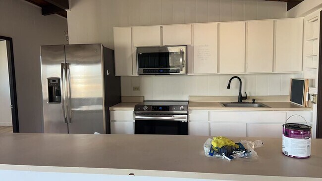 Foto del edificio - 3 Bedroom Makakilo Home with Yard & Cool Breezes!