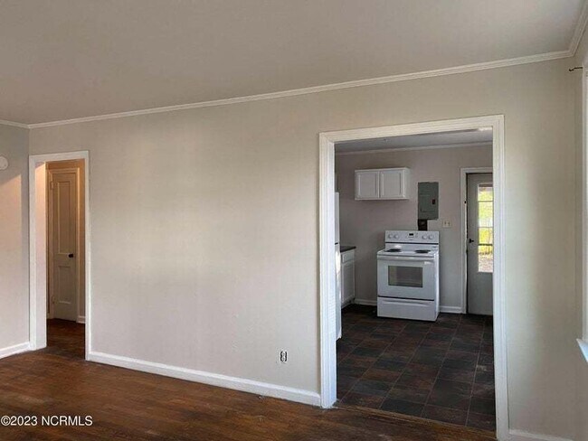 Foto del edificio - Cozy 2 Bedroom, 1 Bath Home -103 Banks St.