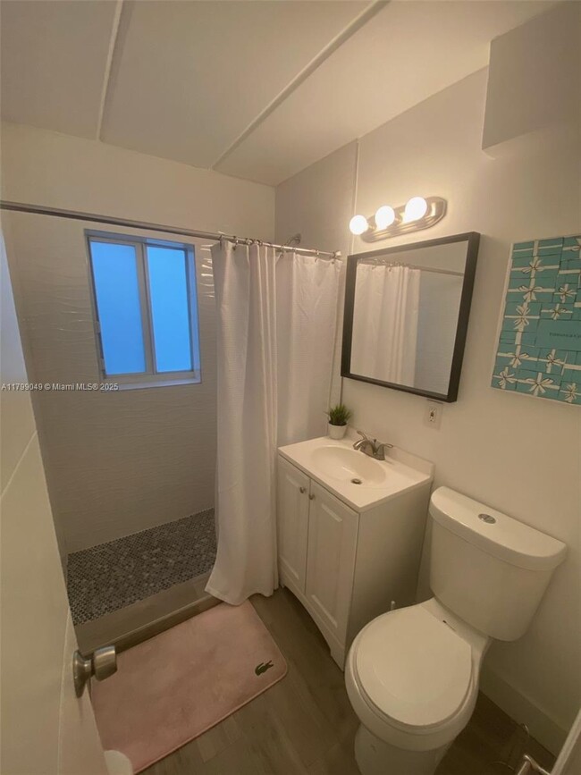 Foto del edificio - 734 NW 80th St