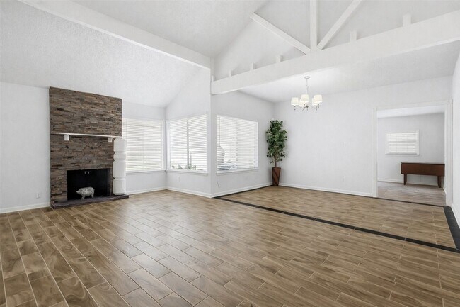 Foto del edificio - 7131 Westbranch Dr