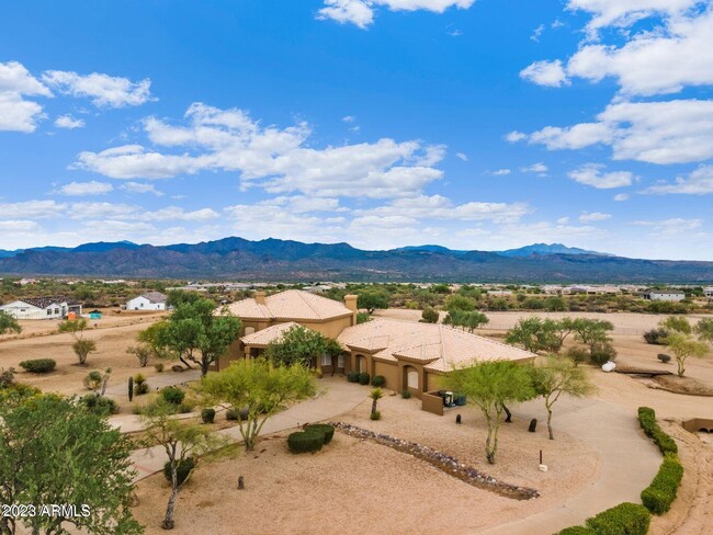 Building Photo - 17047 E Dixileta Dr