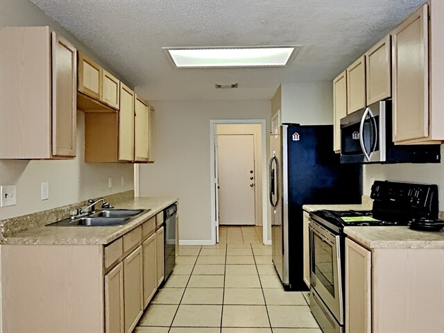Building Photo - 3627 Candlehill