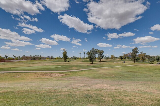 Foto del edificio - 7910 E Thomas Rd