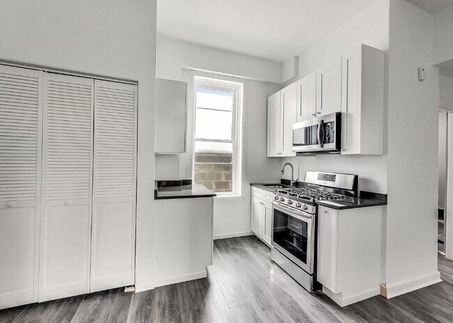 Foto del edificio - 2438 W 25th St