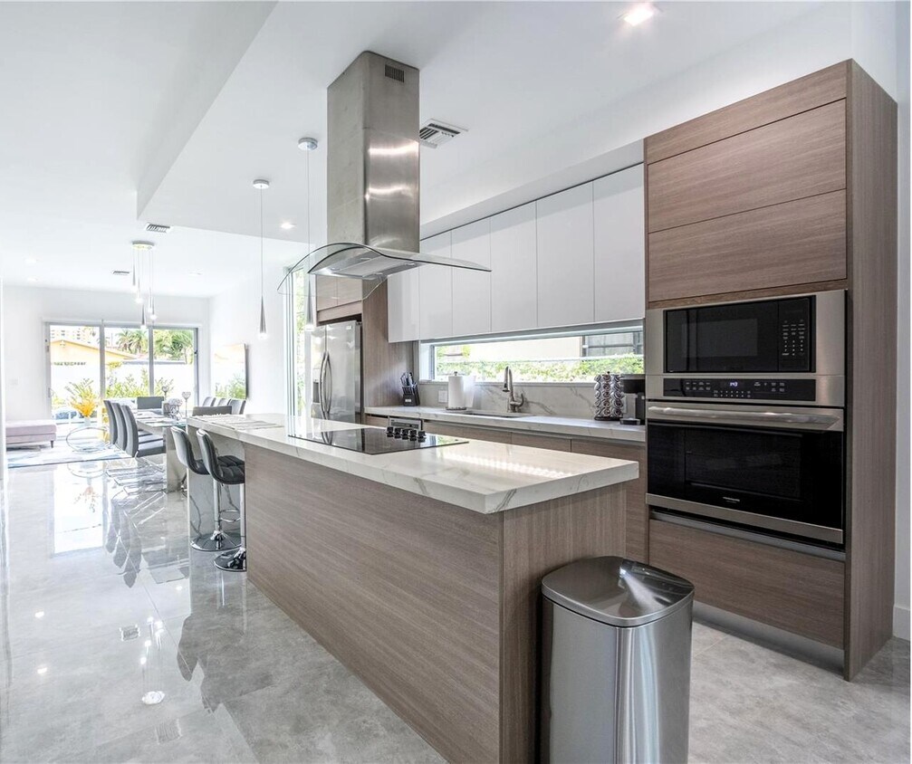 Foto principal - 3461 SW 25th St
