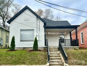Building Photo - 1615 Maple St