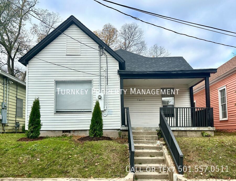 Primary Photo - 1615 Maple St