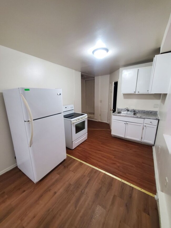 Building Photo - 2031-2033-2033 S 15th Pl